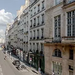 Beautiful Studio Next To From Notre Dame Cathedral