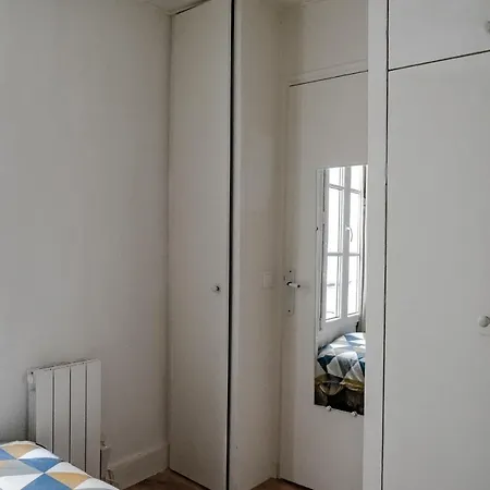 Appartamento Beautiful Studio Next To From Notre Dame Cathedral Parigi
