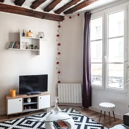 Beautiful Studio Next To From Notre Dame Cathedral Appartamento