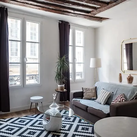 Beautiful Studio Next To From Notre Dame Cathedral Appartamento